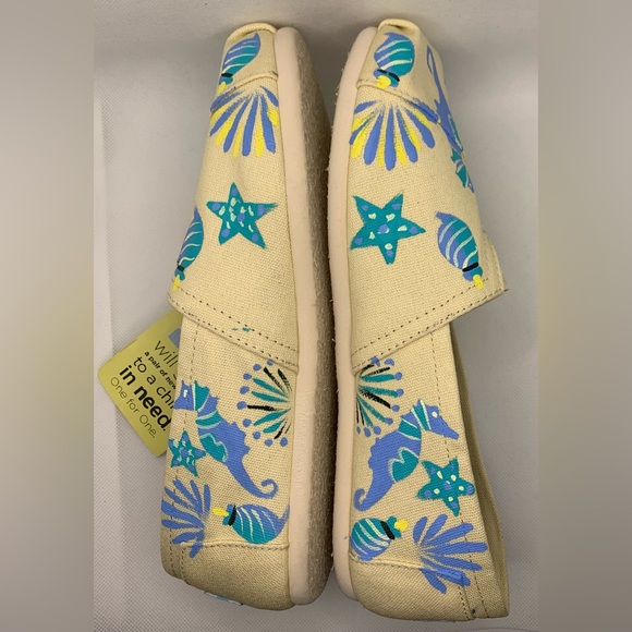 TOMS Seahorse Hand Painted Shoes Women’s size 10 Haiti Artist Flats - Picture 5 of 7